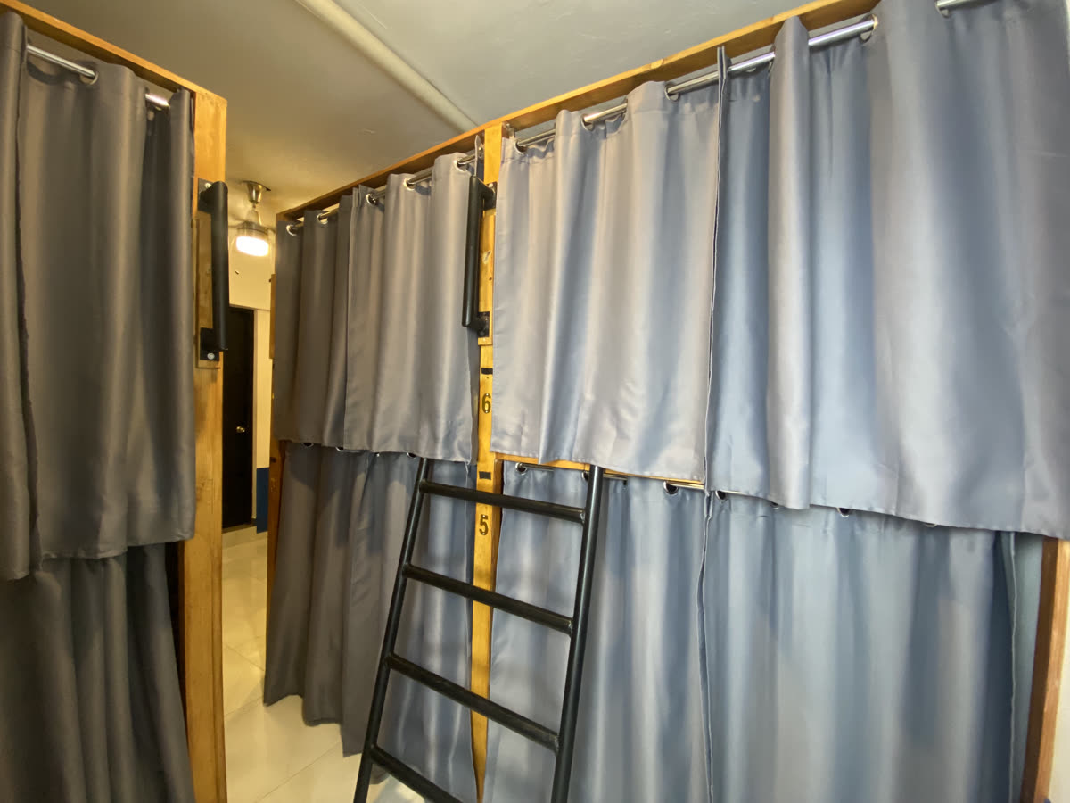 6-bed mixed dorm at Maui Hostels Playa del Carmen – budget hostel room