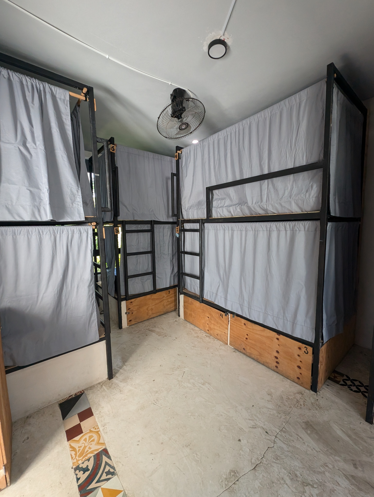 Party Hostels vs Chill Hostels in the Riviera Maya — Which Is Your Vibe?